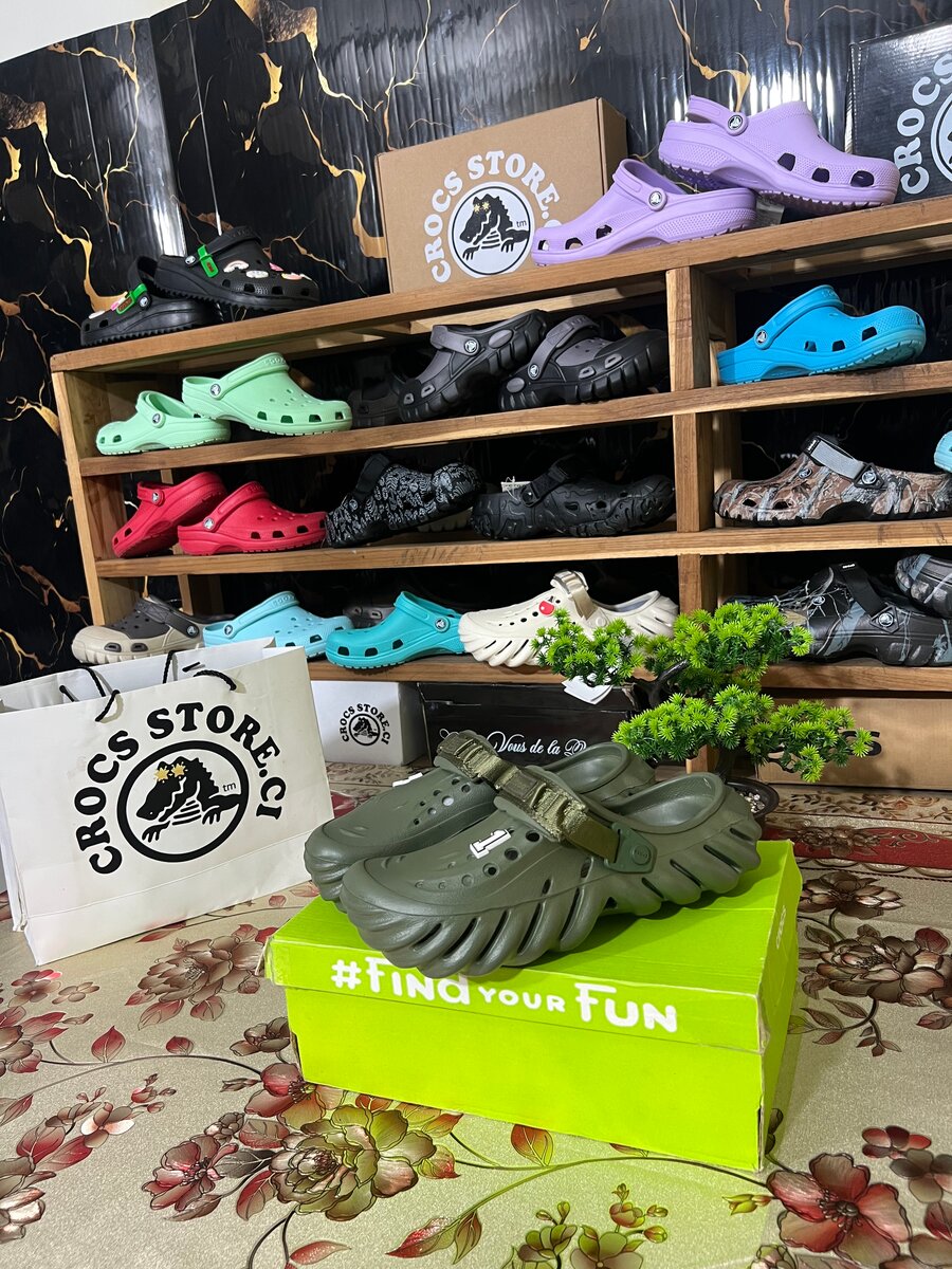 CROCS ÉCHO CLOG VERT TREYI