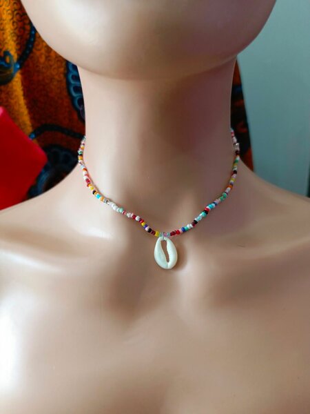 Collier perles coquillage