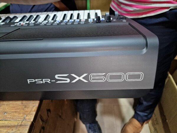 Clavier piano yamaha PSR-SX600