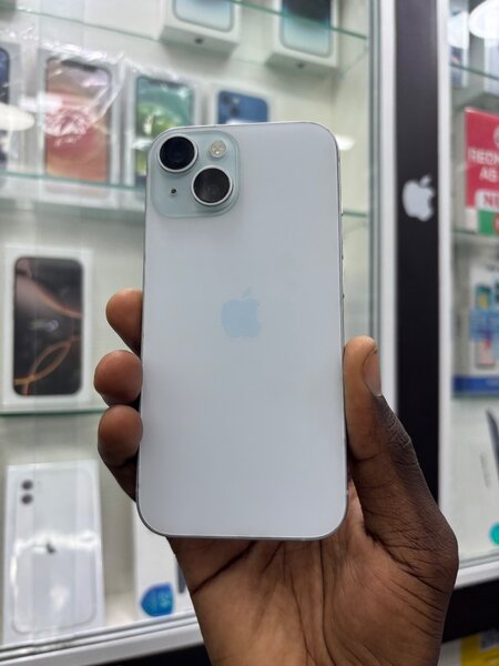 iPhone 15 simple 128Go