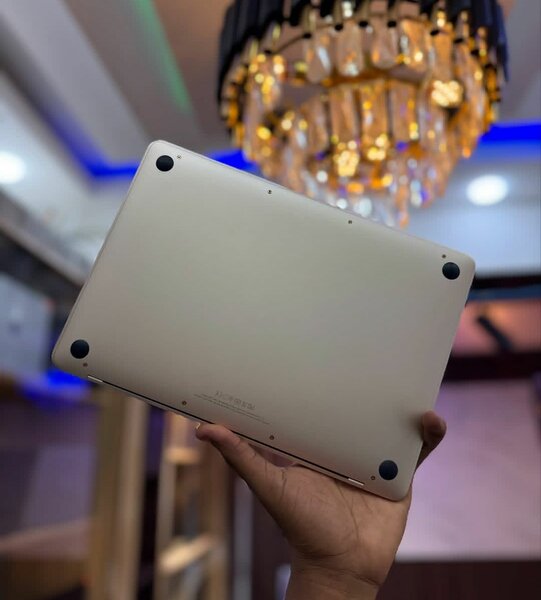 Apple Macbook