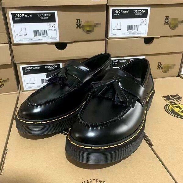 Chaussures noires en cuir