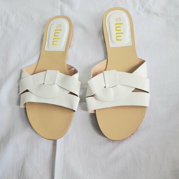 Ladies fashion slippers