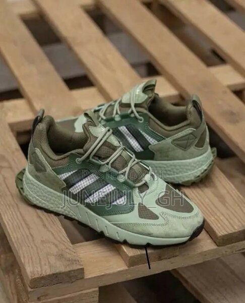 ADIDAS SNEAKER