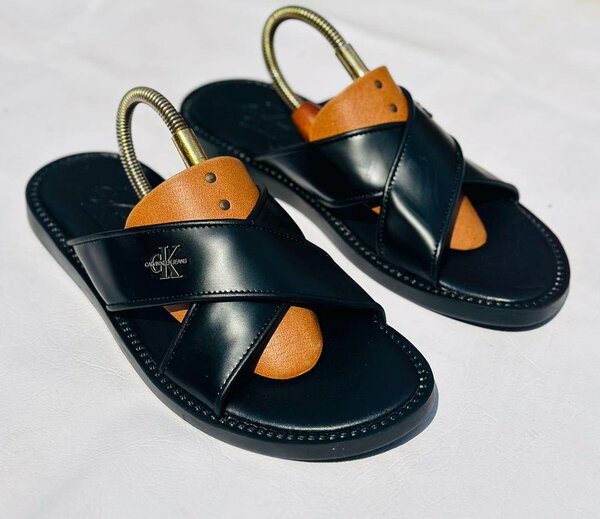 Men fashion slippers