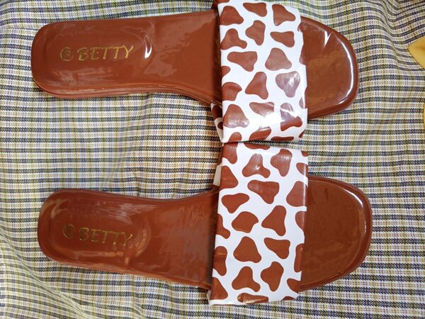 Gucci me slippers