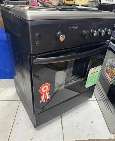 4 Burner Gas stove