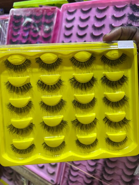 Faux cils