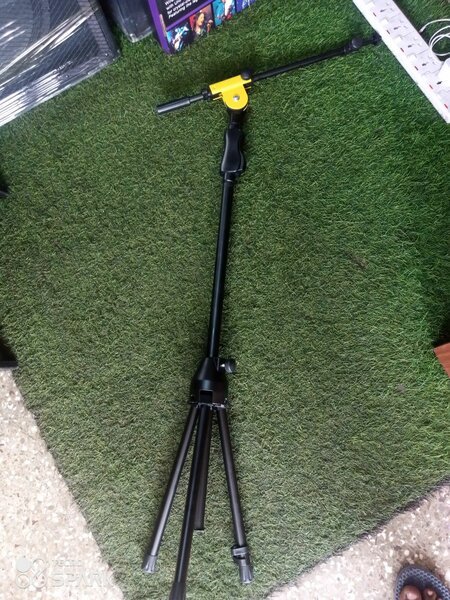 Microphone stand