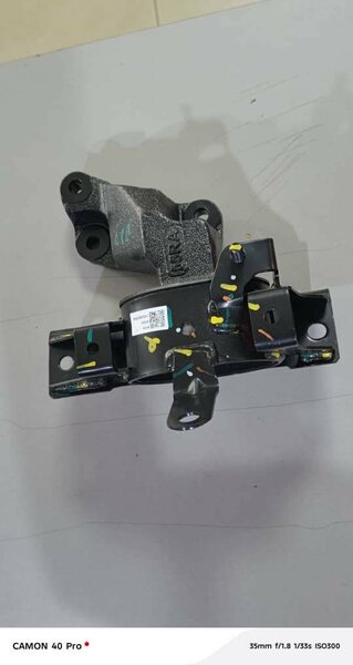 Support moteur robuste en acier