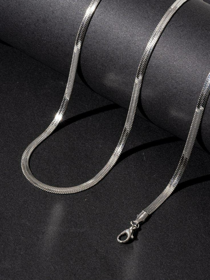 Chaîne élégante en acier inoxydable