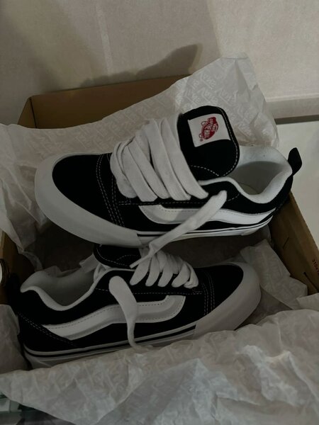 vans knu school