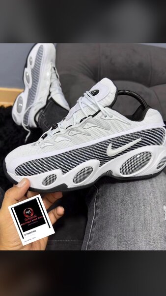 Basket  nike noctar authentique  avec sa boîte