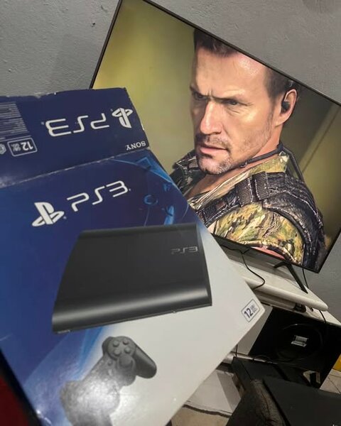 PlayStation 3 ultra slim 
