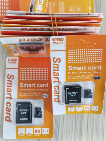 Carte mémoire 8GB avec adaptateur