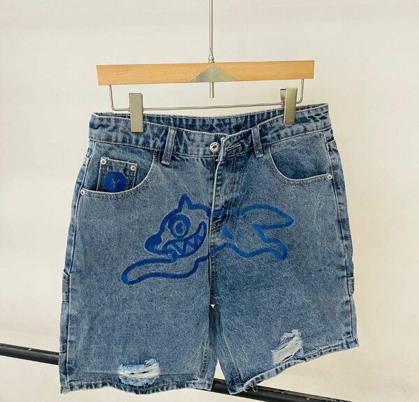 Short jeans
