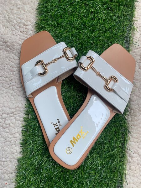 Ladies slippers