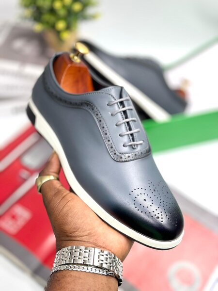 HUGO BOSS NAVY AND WHITE