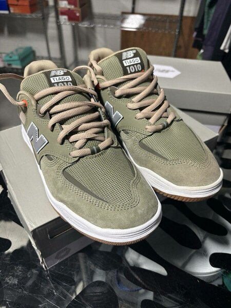 NEW BALANCE CLASSIC