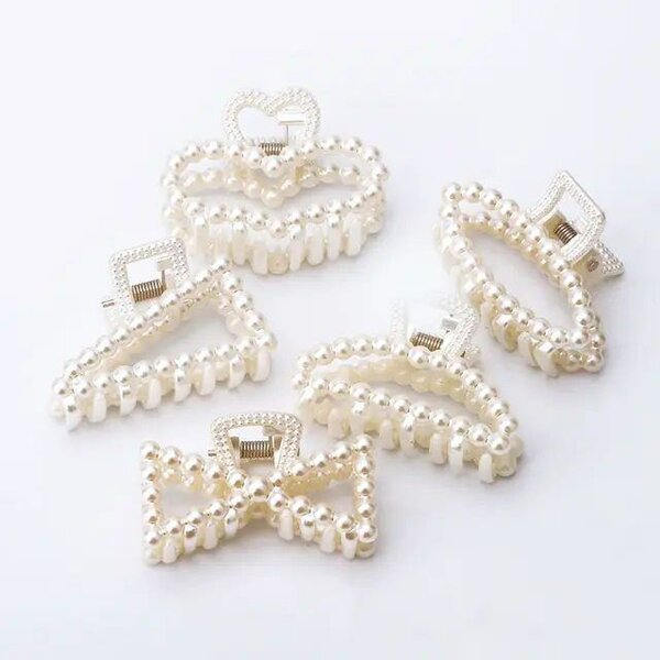 Pearls hair clip