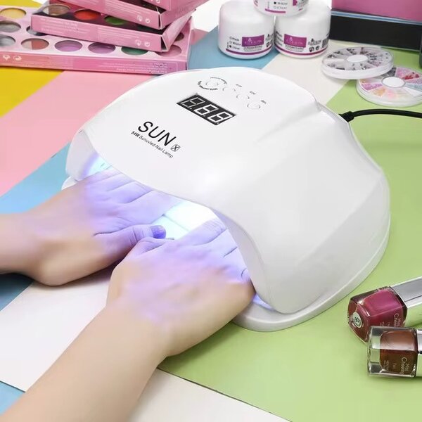 Appareil de manicure permanent