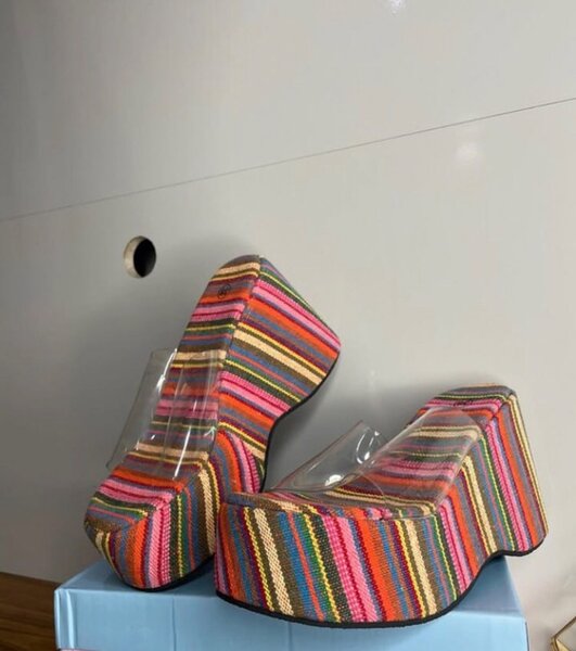 Heel available