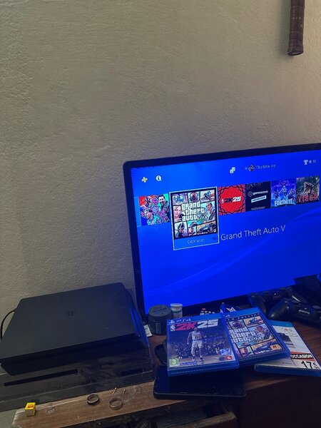 PS4 Pro 1 téra