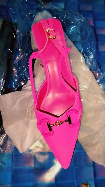 Ladies sandals