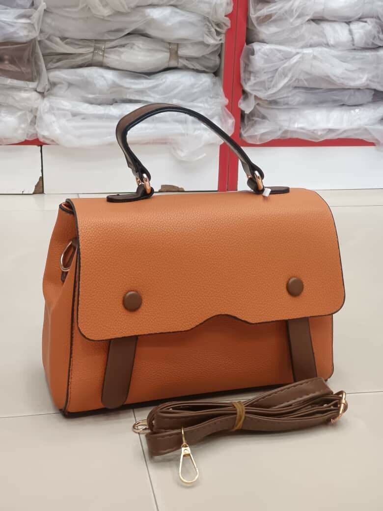 Medium hand bags