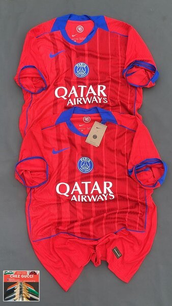Maillot de football rouge