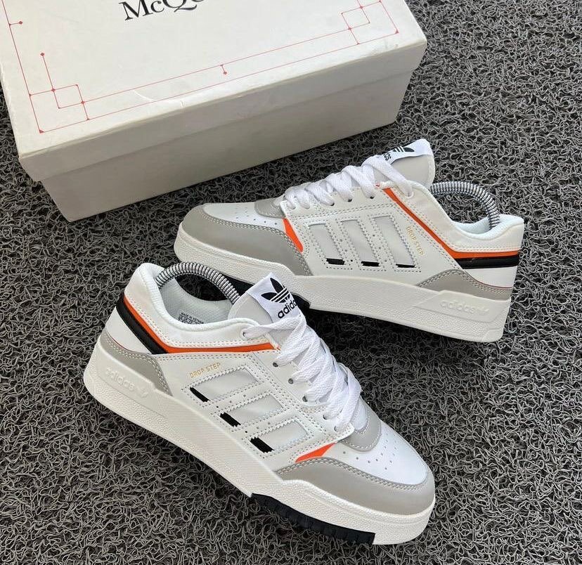 Adidas avec le carton