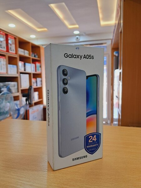 Silver 128gb Samsung galaxy A05s brand new