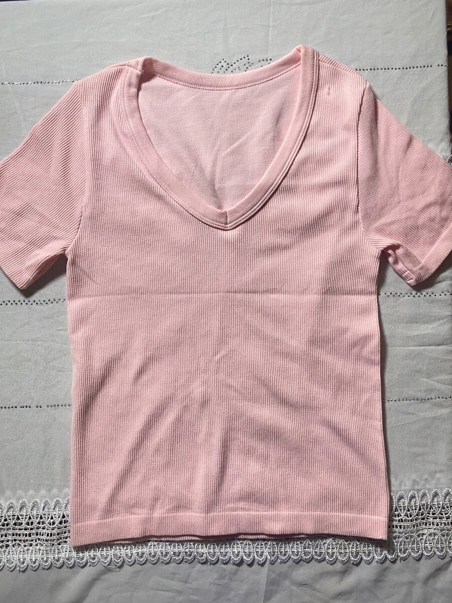 T-shirt rose col en V