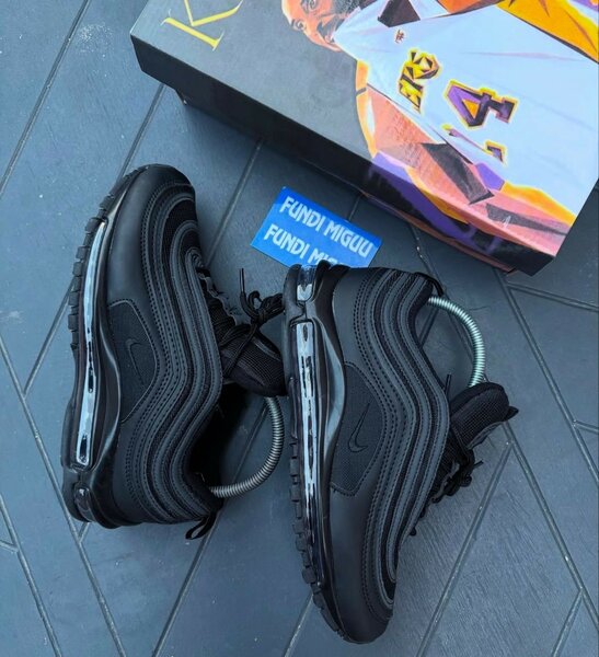 NIKE CLASSIC