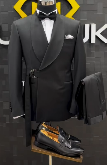 SUIT