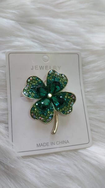 Flower brooches