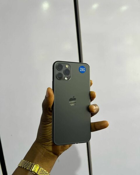 IPHONE 11 PRO