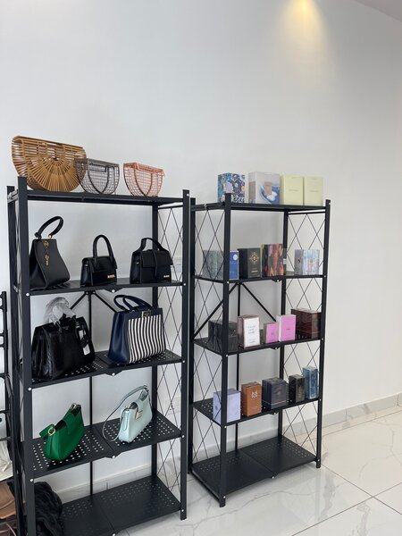 Storage shelf