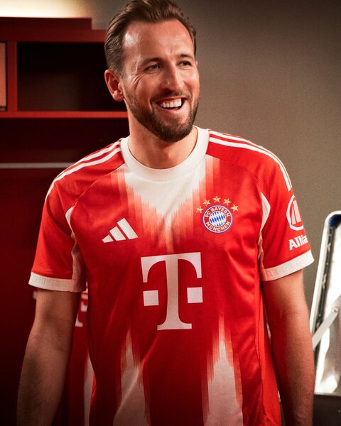 BAYERN MUNICH 25/26
