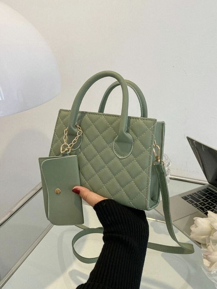 Handheld bag