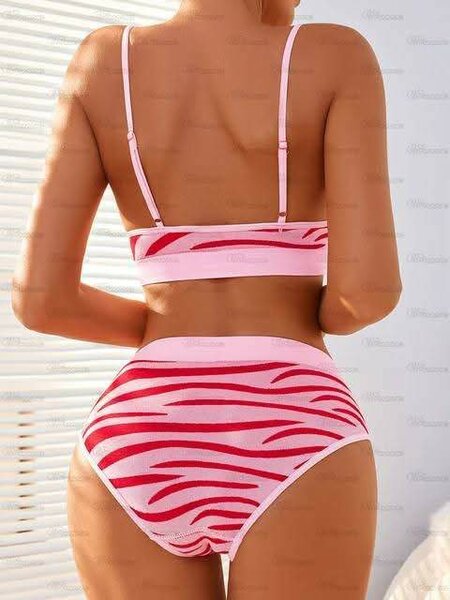 Ensemble lingerie rayures rose