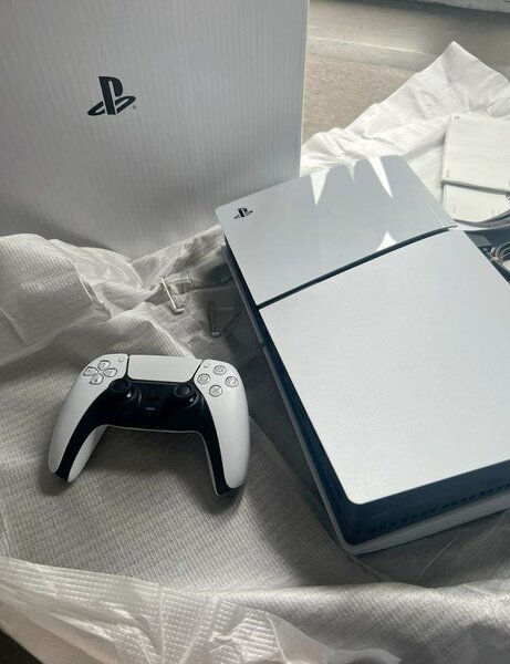 PlayStation 5 Slim + 1 manette