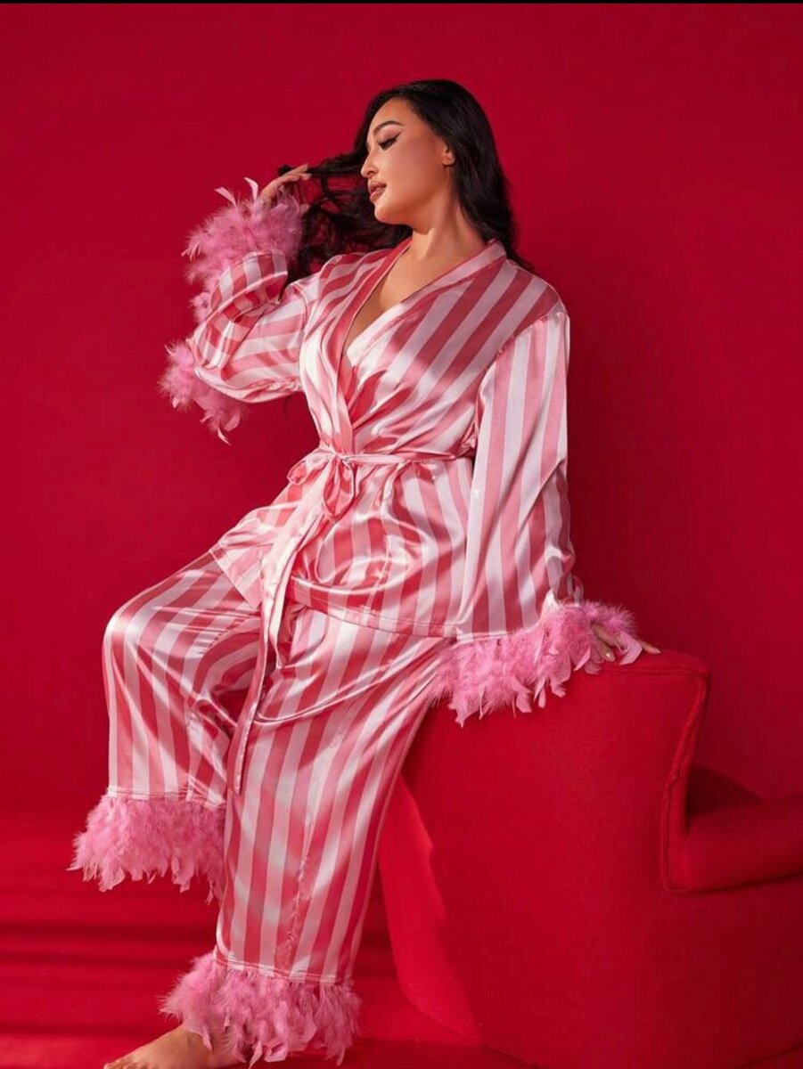 Pyjamas/sleep wear