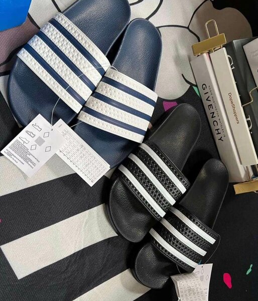 Nike slides