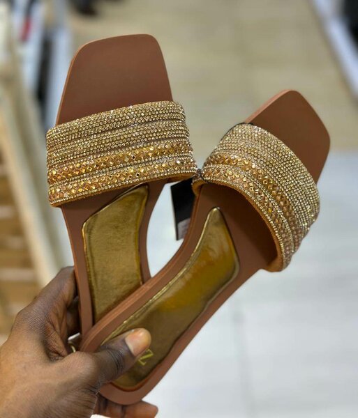 ZARA WOMEN SANDALS/SLIPPERS/SLIDES/FLIP-FLOPS