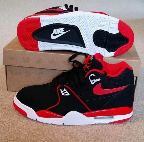 Sneaker