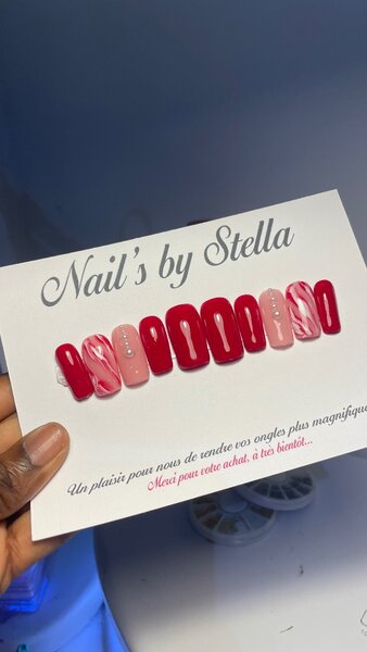 PRESS ON NAILS