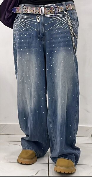 Jeans larges décorés en strass
