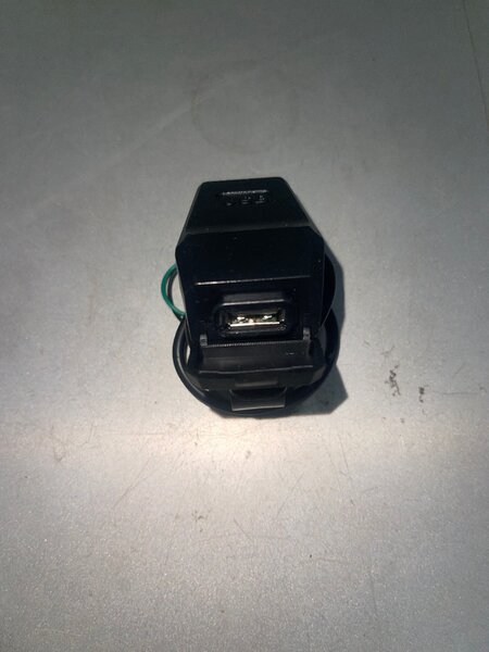 Coques et chargeur de Moto