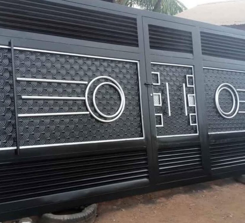 Metal gates